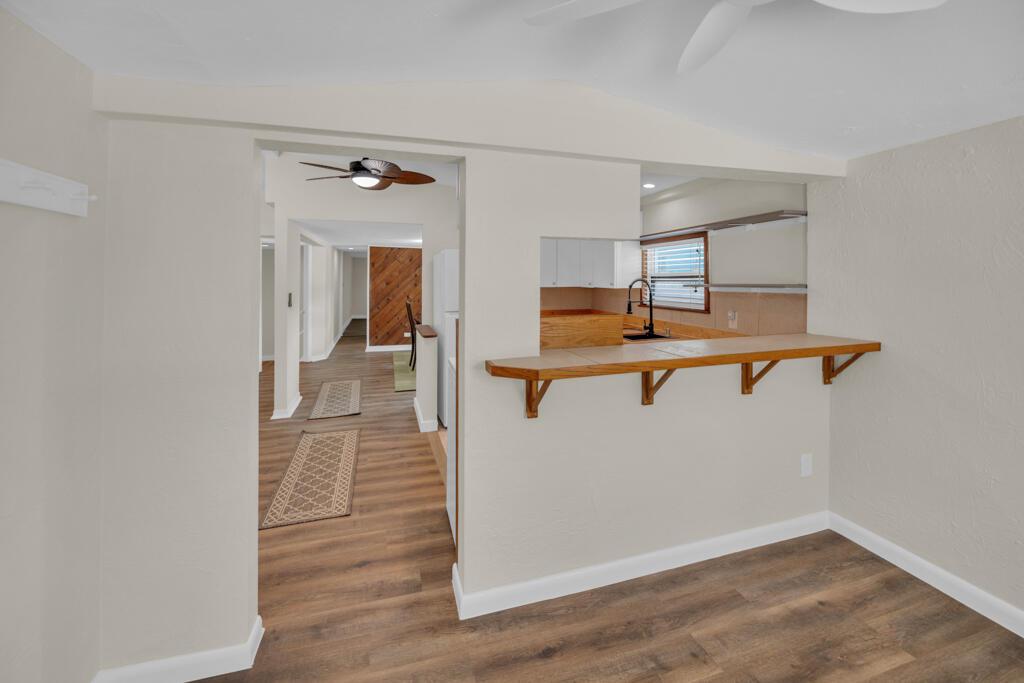 Image 2: Front Bldg - Front Room