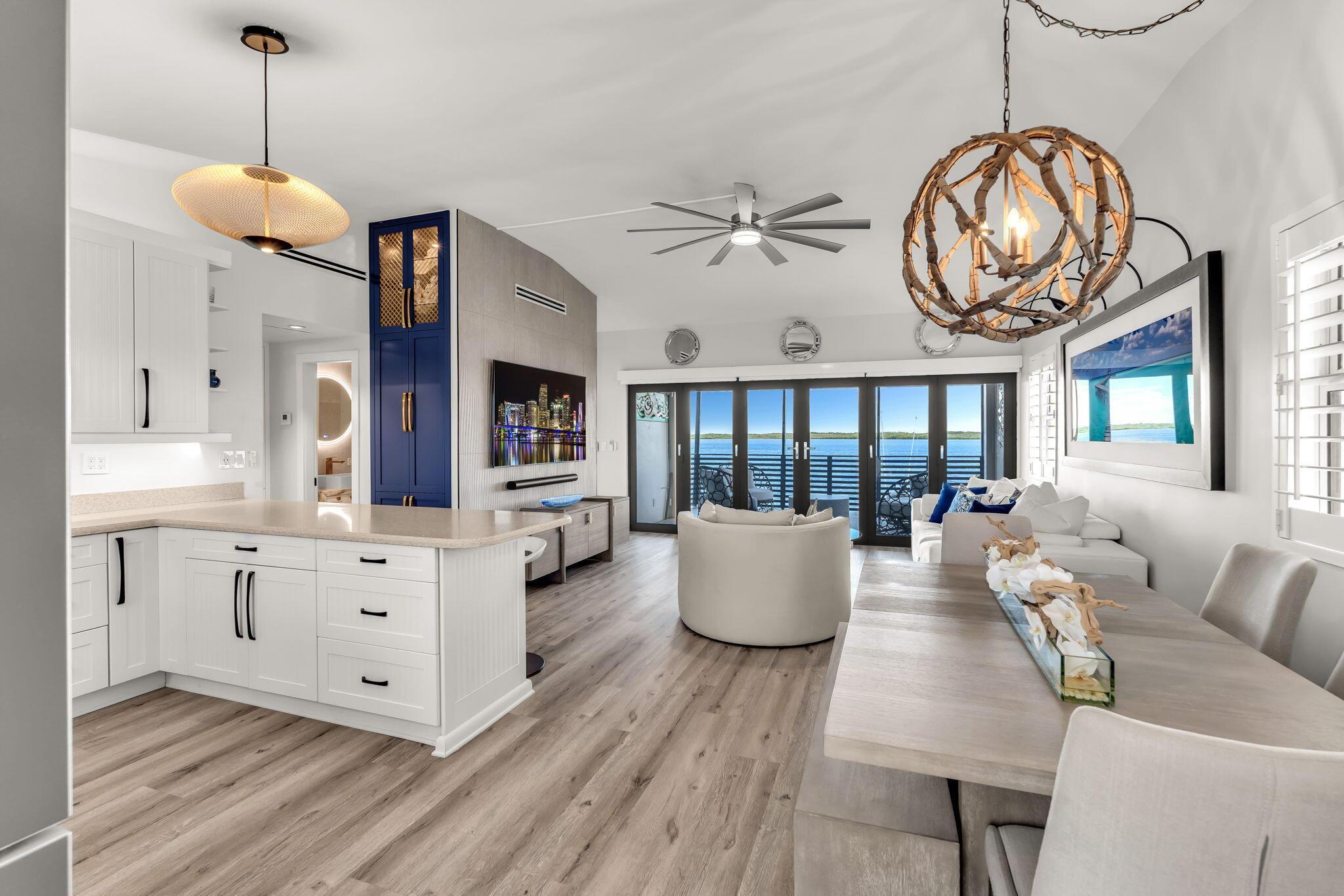 Image 2: 9-web-or-mls-626IslandDr-32