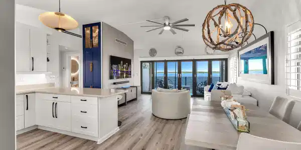 Image 2: 9-web-or-mls-626IslandDr-32