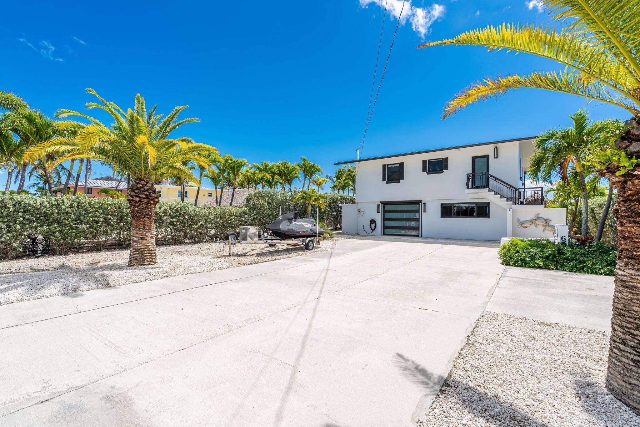 Image 3: 3-web-or-mls-626IslandDr-13