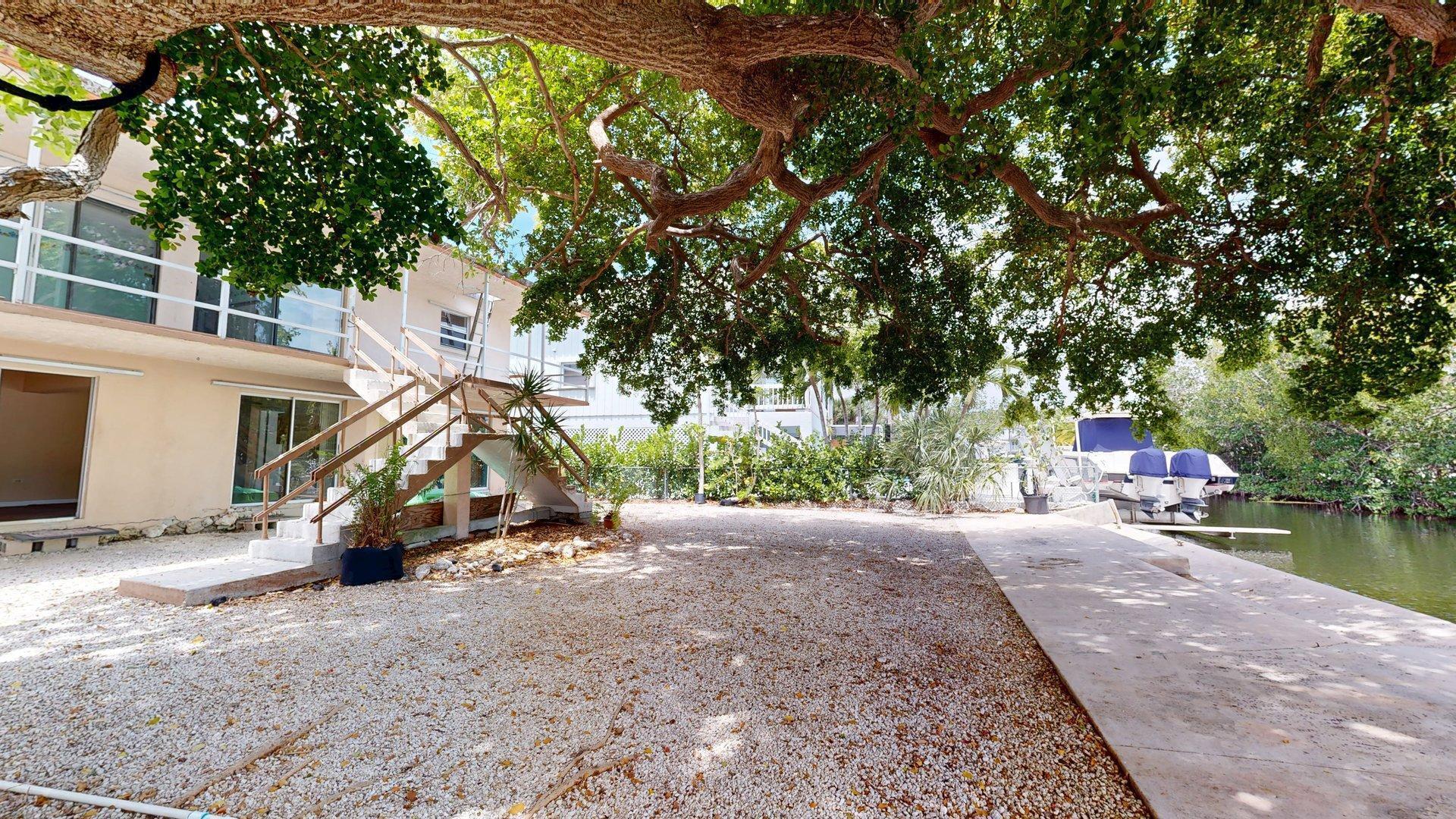 Image 2: 14