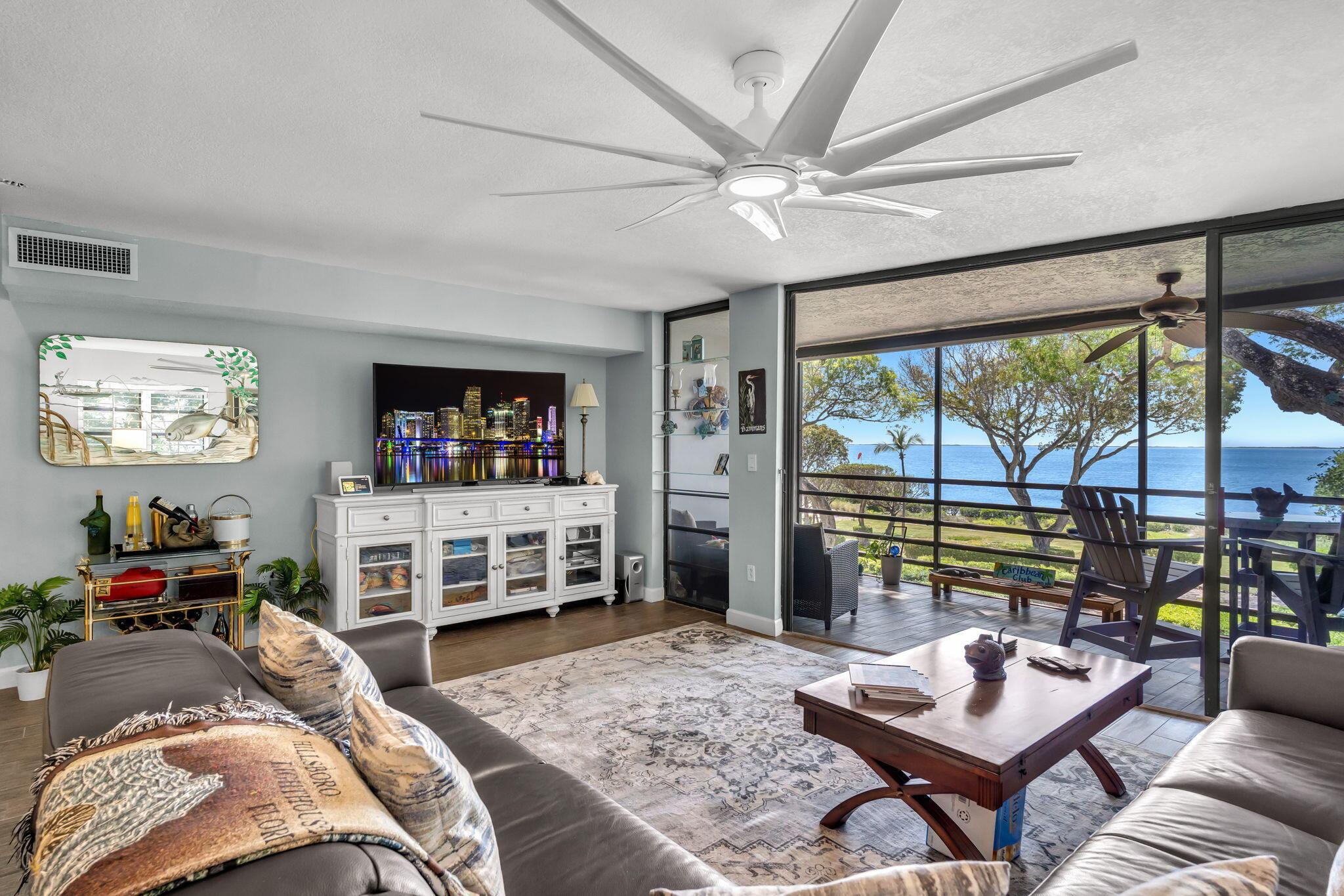 Image 3: 13-web-or-mls-209Sanctuarydr-29