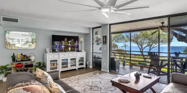 Image 3: 13-web-or-mls-209Sanctuarydr-29