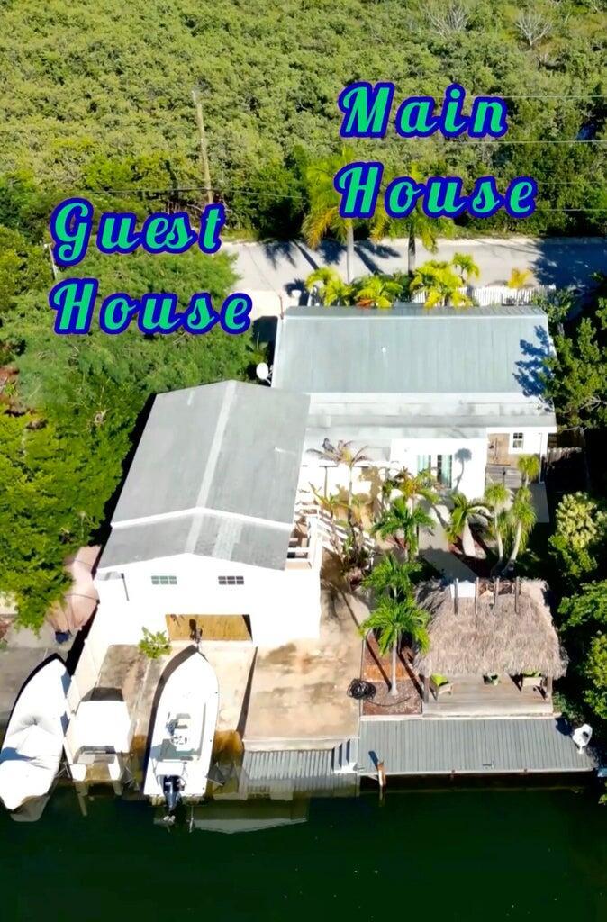 Image 4: Main House and Guest House