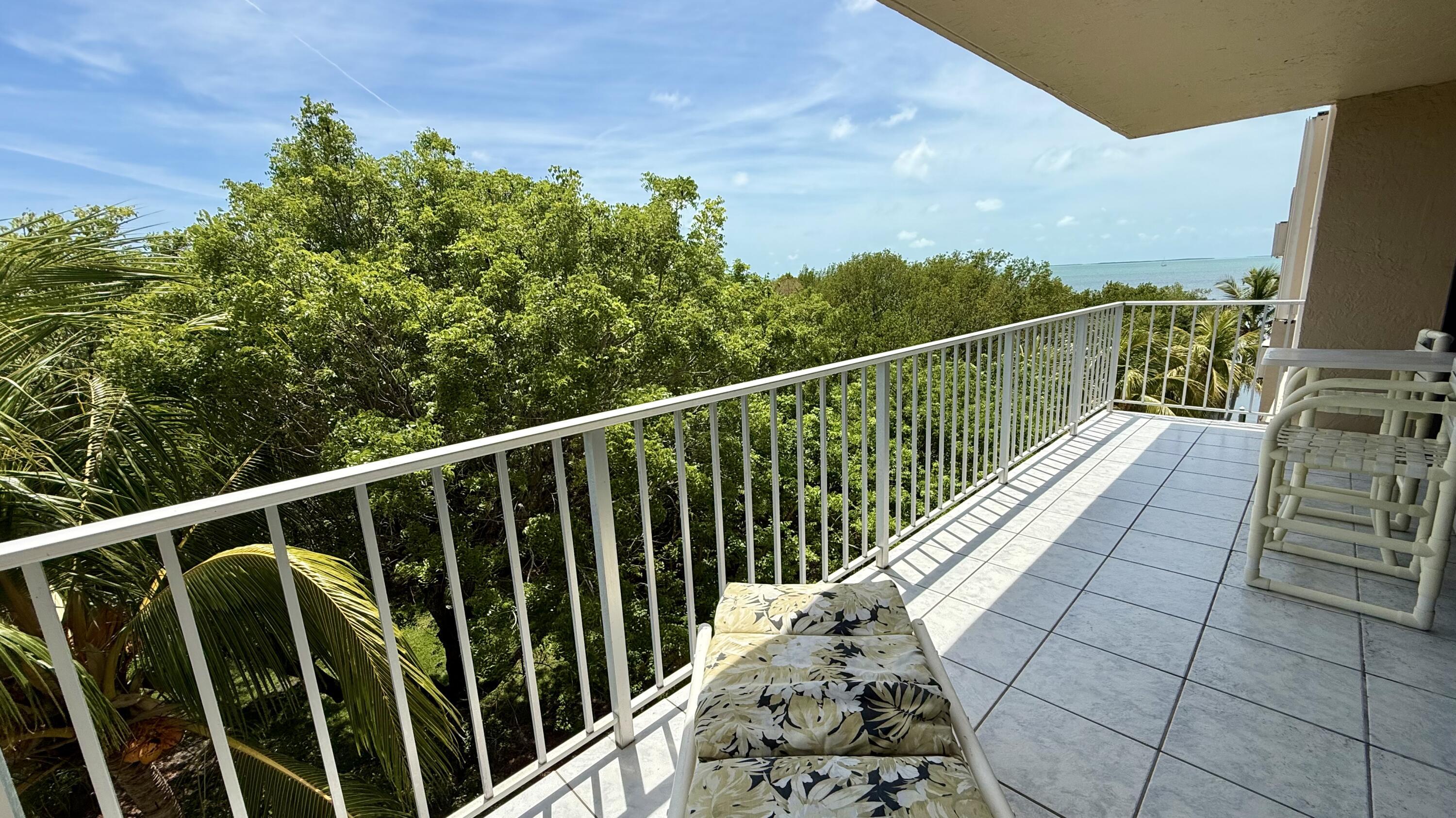 Image 3: 3 Balcony 1