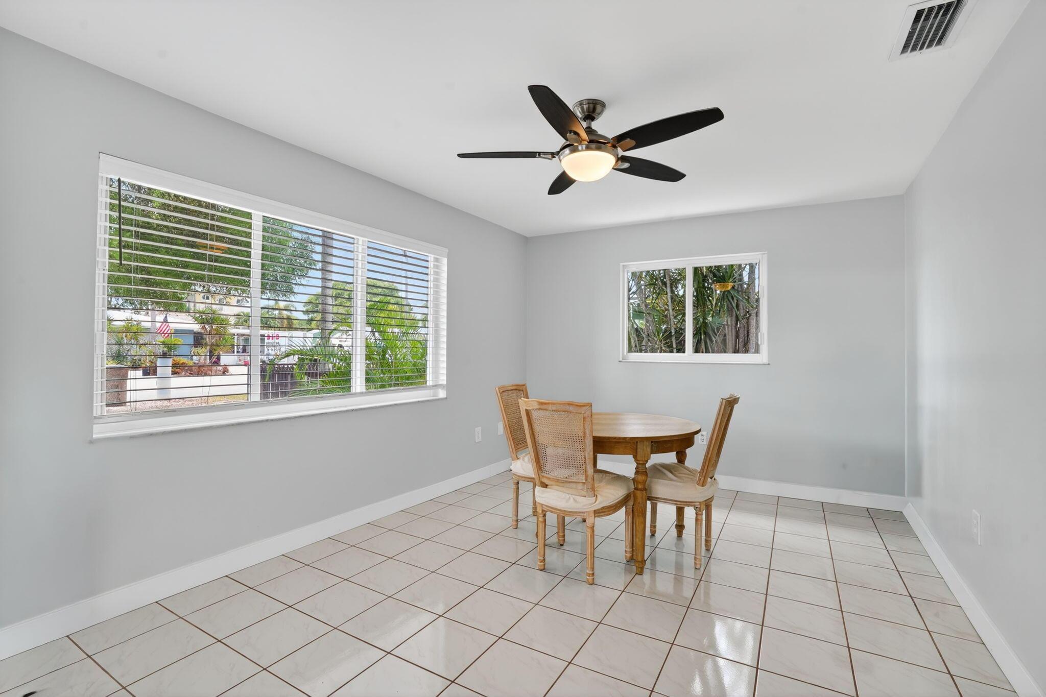 Image 4: 4-web-or-mls-DSC09234-2