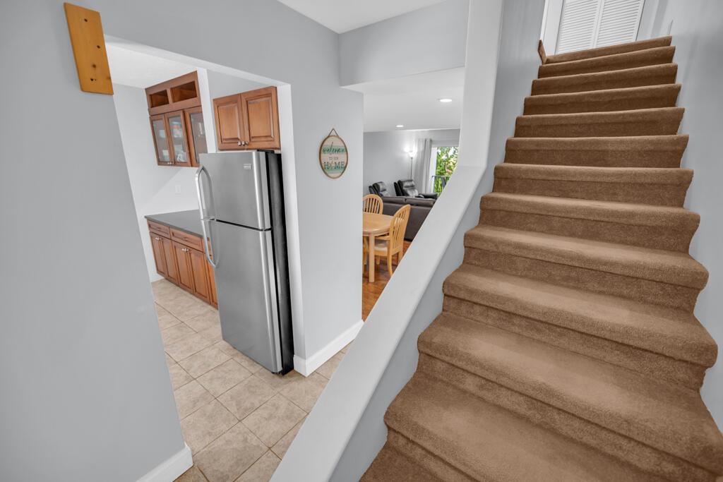 Image 3: Stairs