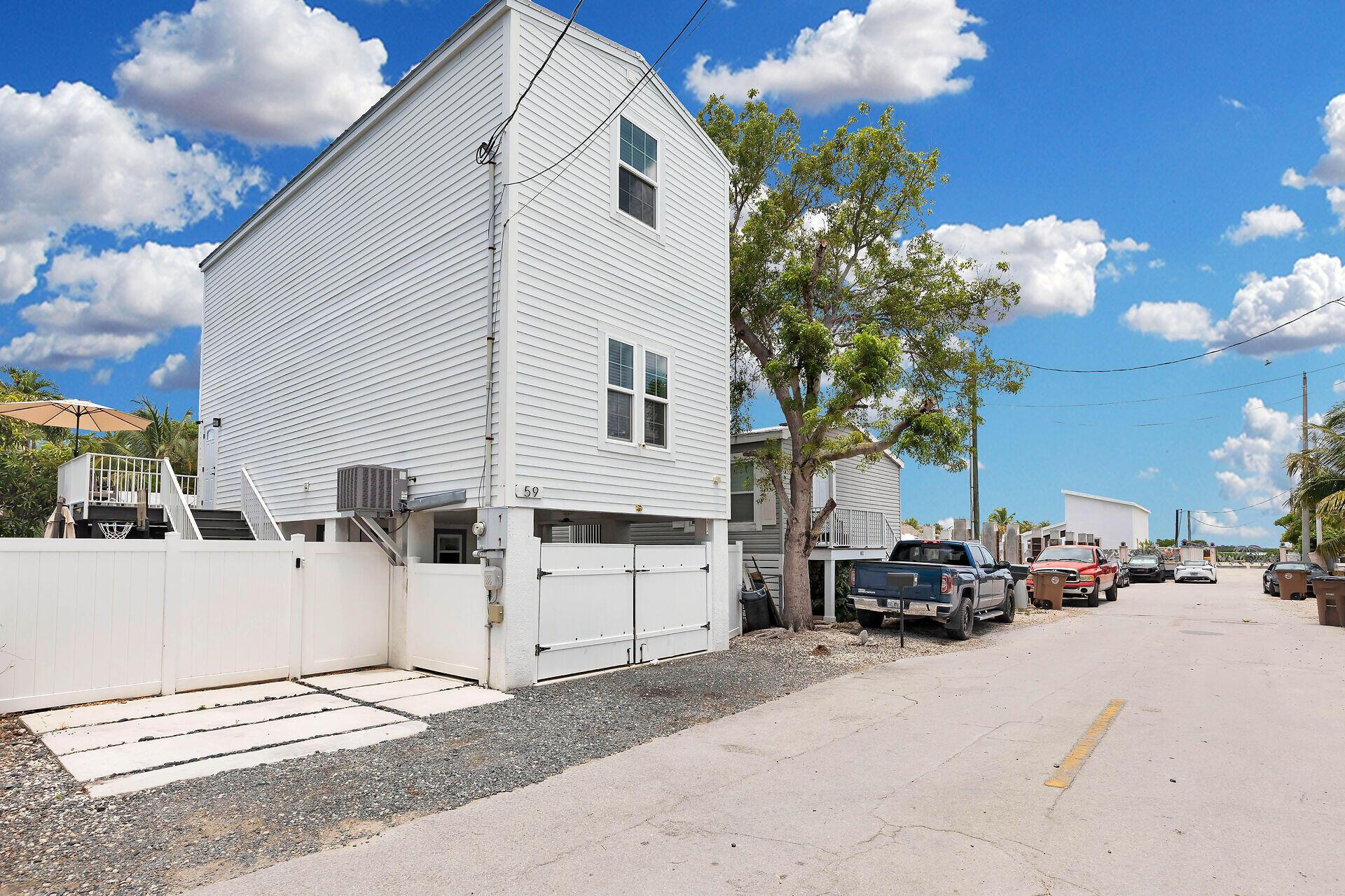 Image 2: Front of' Home