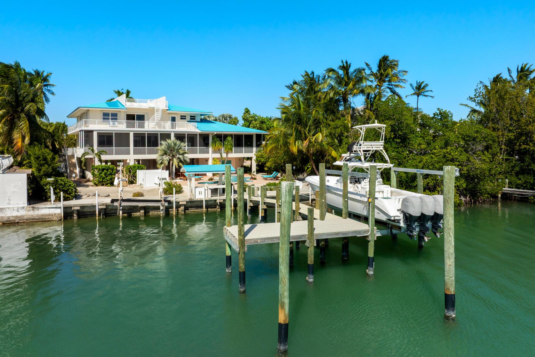 Image 2: 137 Sapodilla Dr