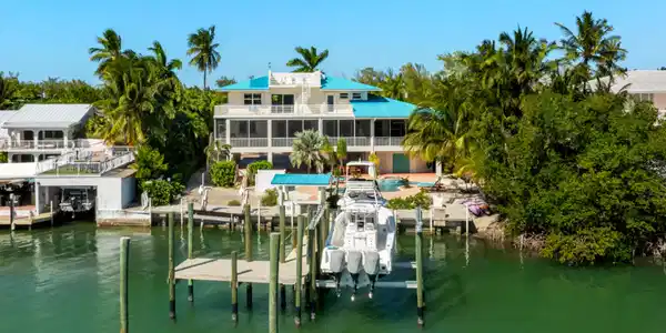 Image 3: 137 Sapodilla Dr