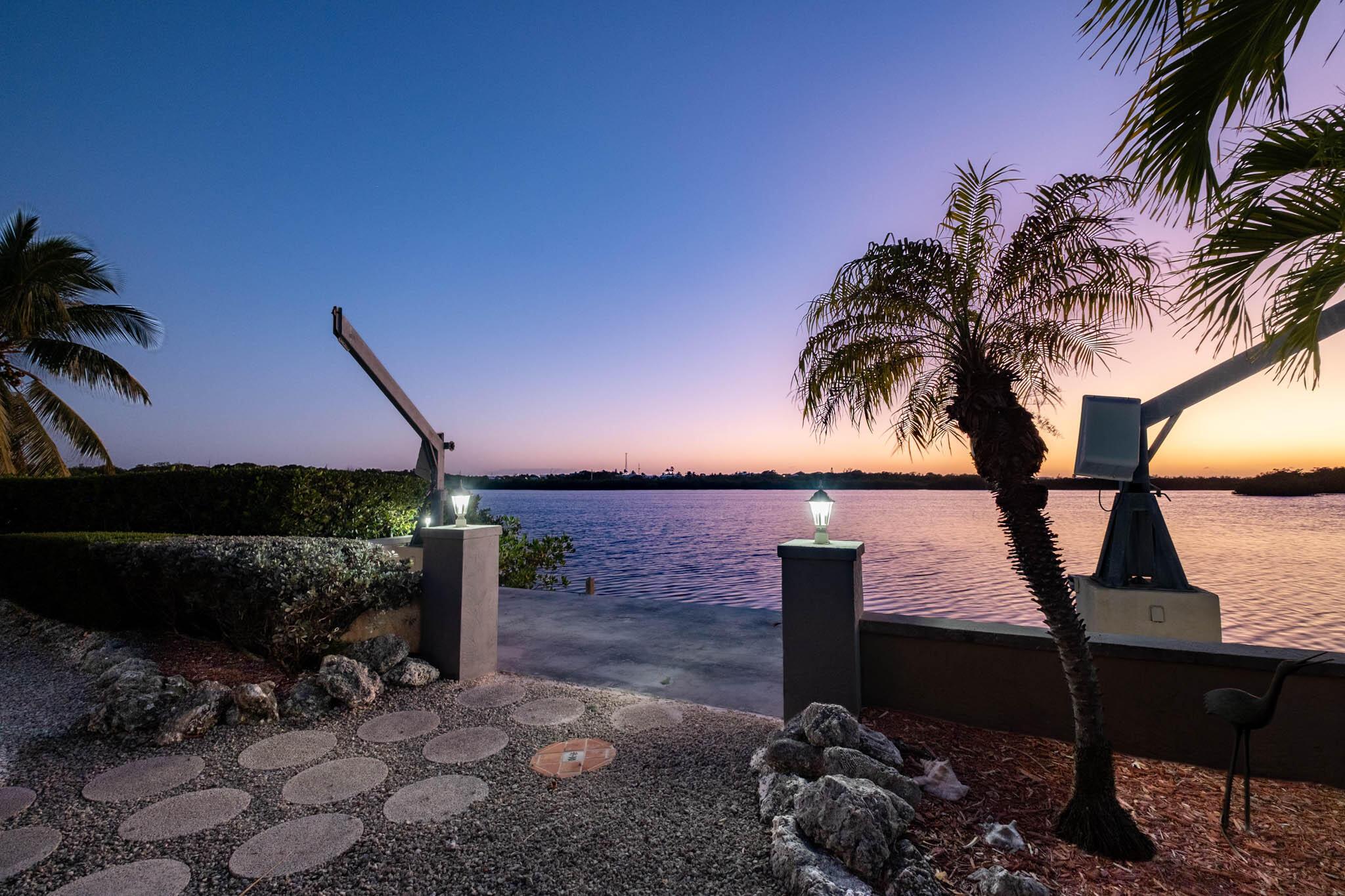 Image 4: Watch sunsets year round