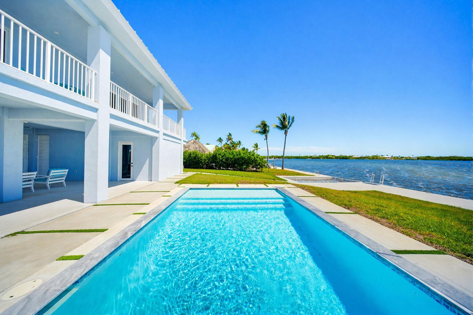 Image 2: Pool