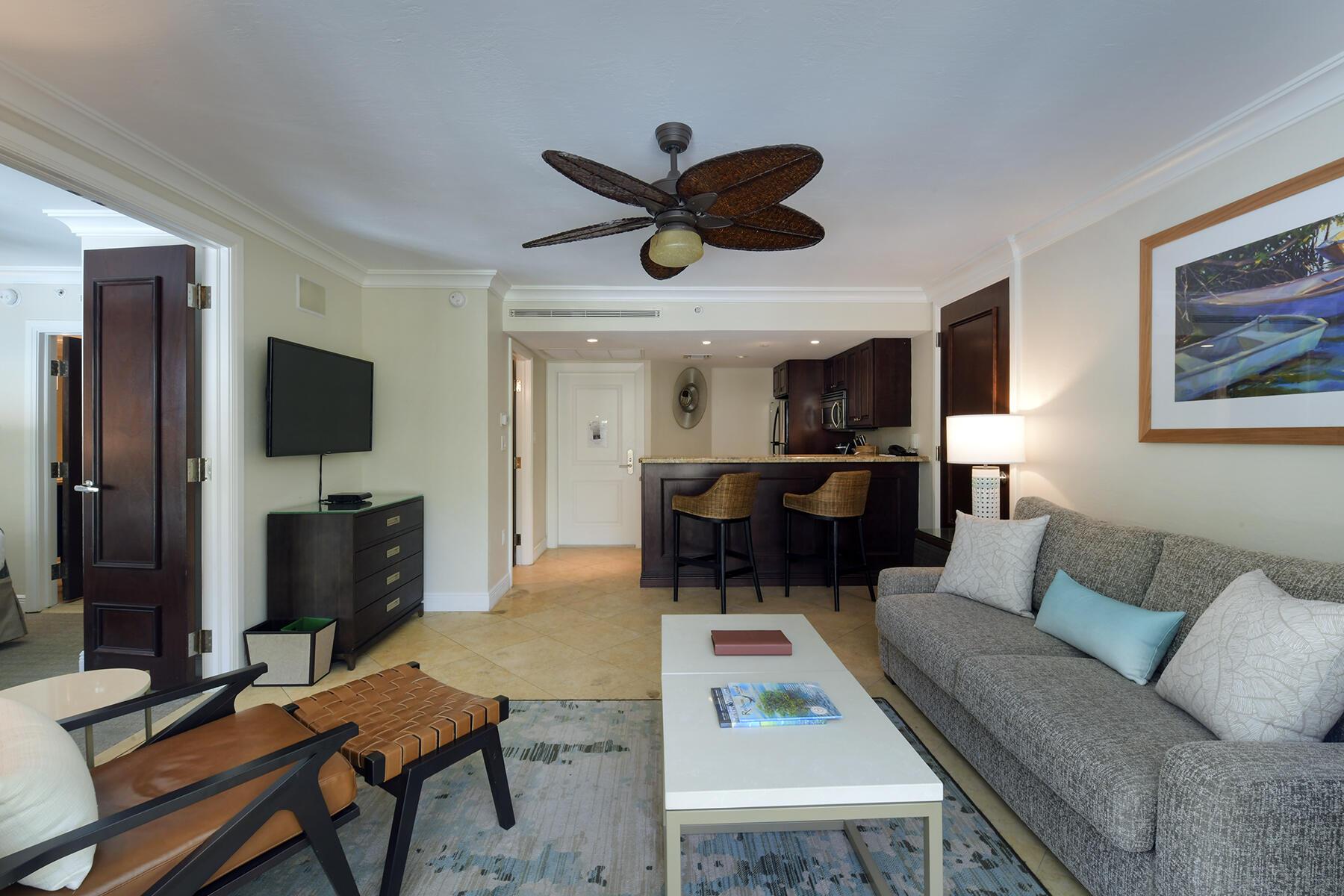 Image 3: Living Area