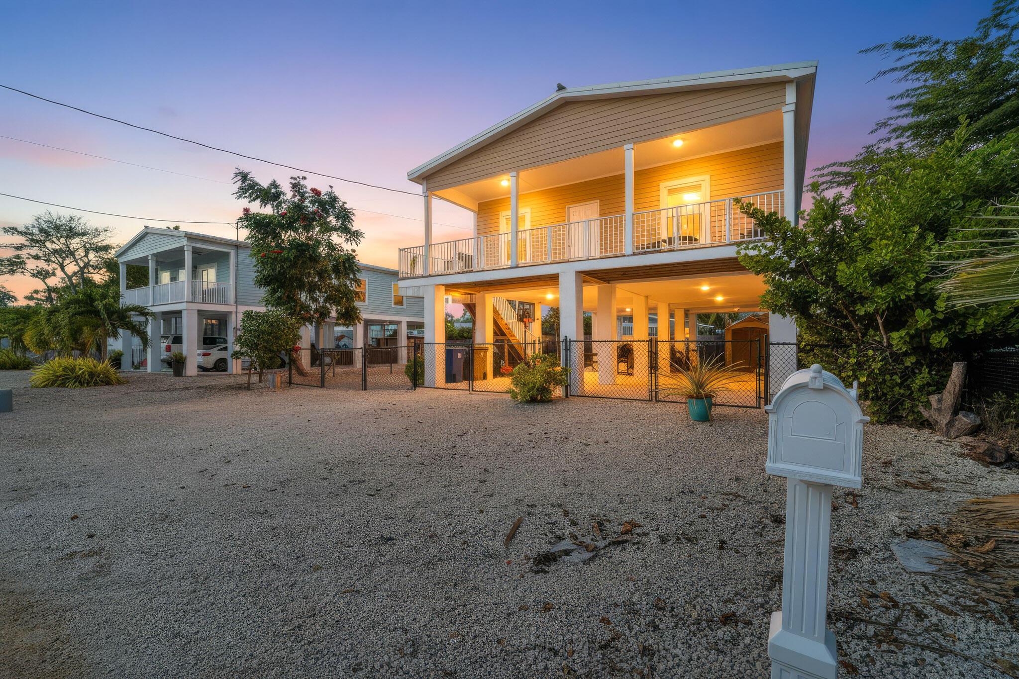 Image 2: 28151 Helen Ave (web) 115