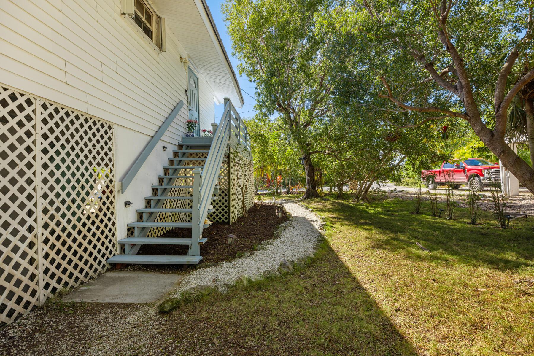 Image 4: 29961 Pine Channel Rd_1oakstudios_08