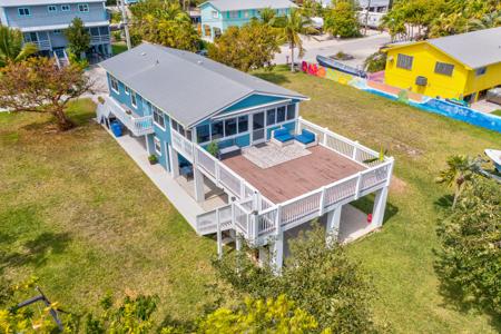 937 Loggerhead Lane