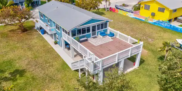 937 Loggerhead Lane