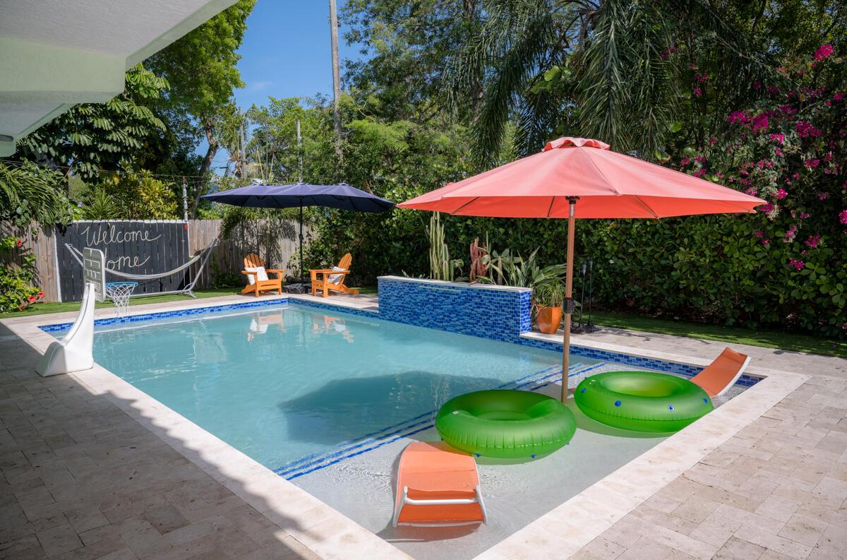 Image 2: 464 Lime Dr