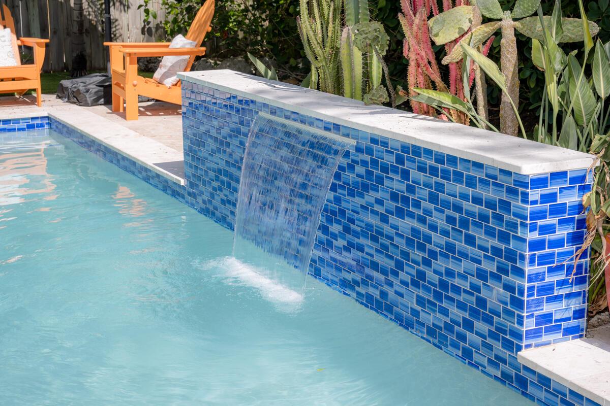 Image 3: Pool Water Feature