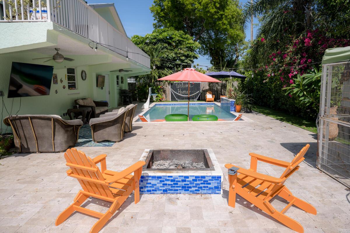 Image 4: Backyard Oasis