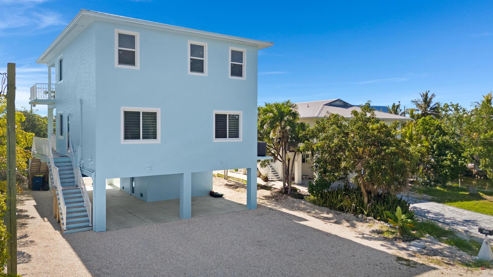 Image 4: Side View 2