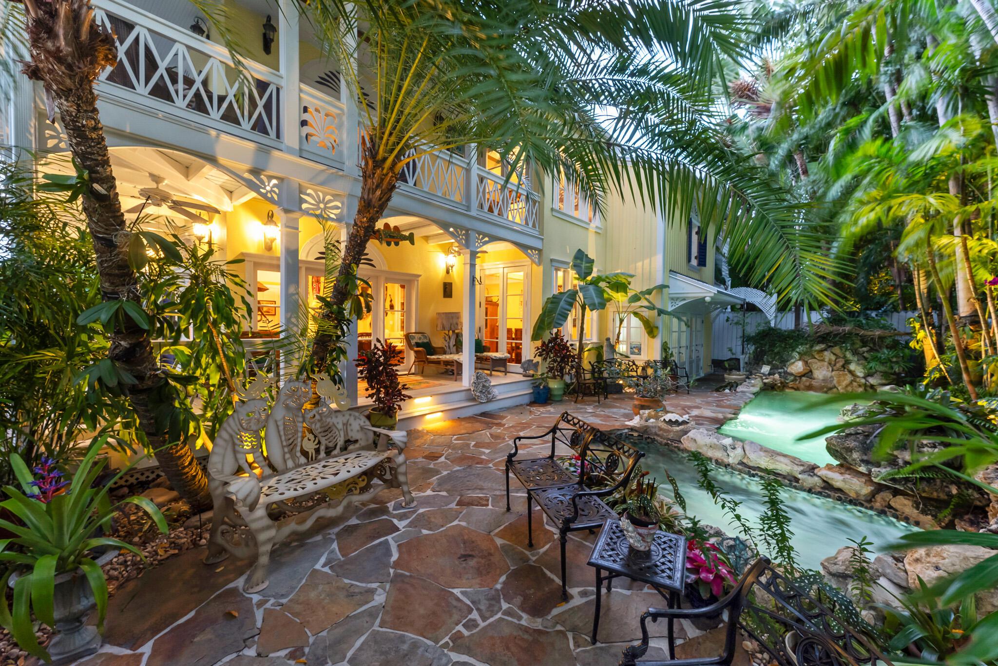 Image 3: Back Courtyard, Pool & Spa