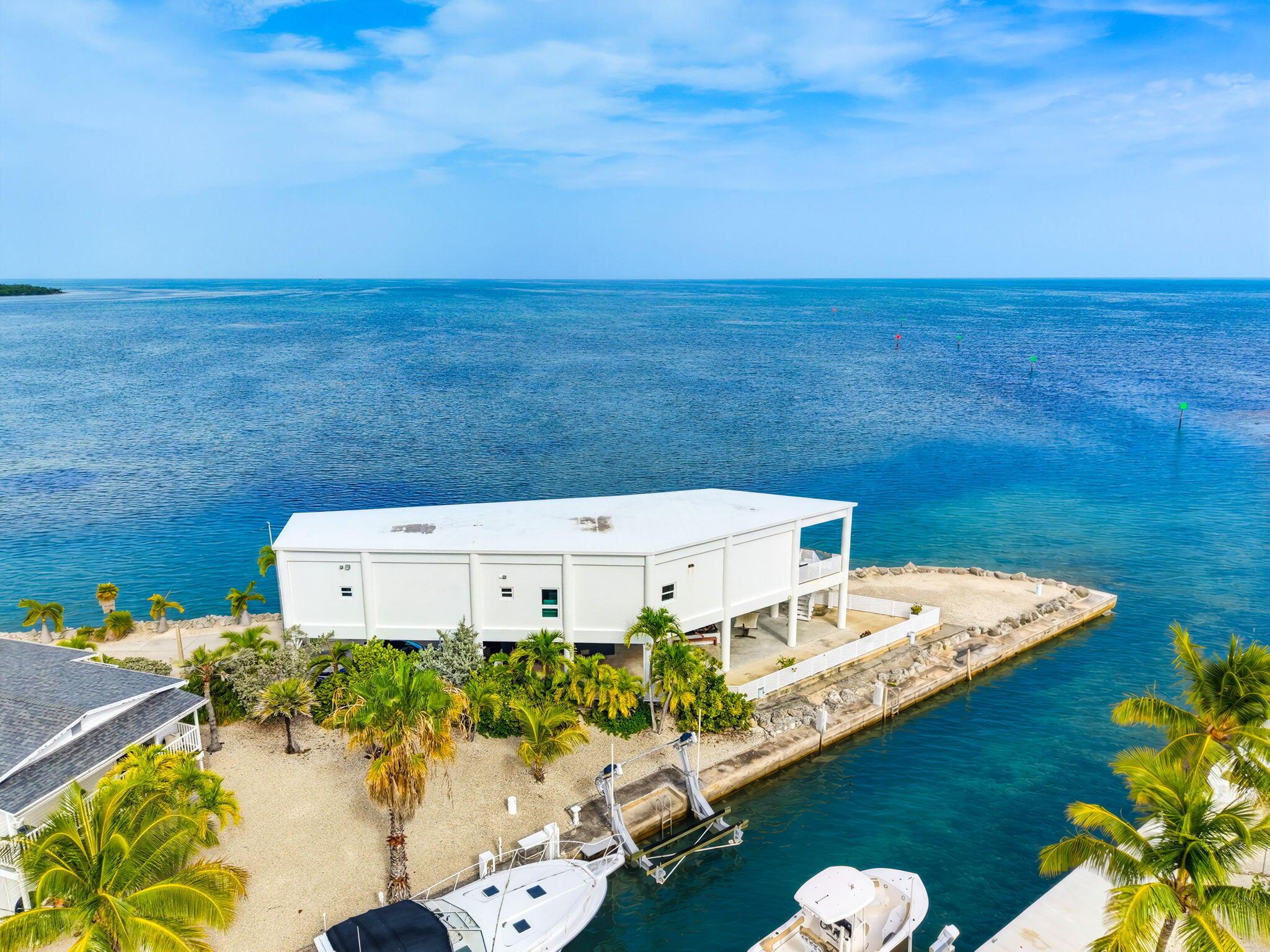 Image 2: Premier Point Lot
