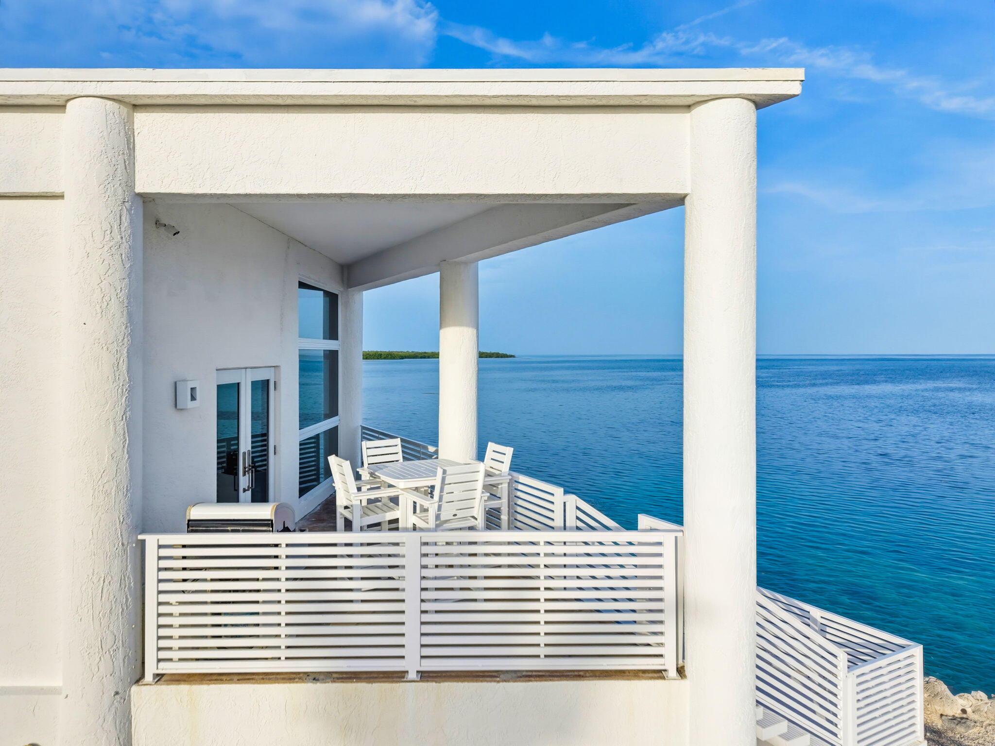 Image 4: Balcony