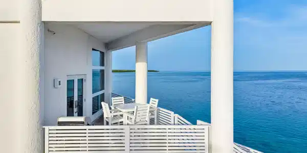 Image 4: Balcony