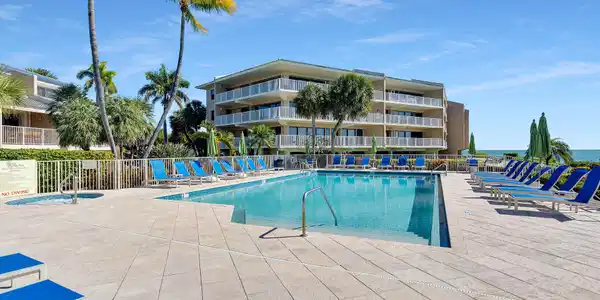 Image 4: Pool area on the Beach