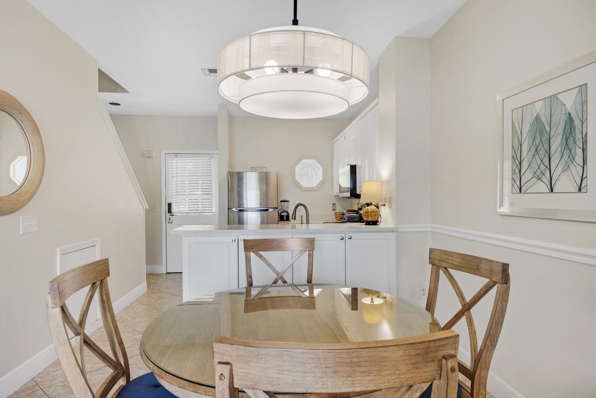 Image 3: Updated Furnishings and lighting