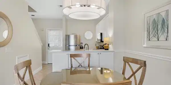 Image 3: Updated Furnishings and lighting