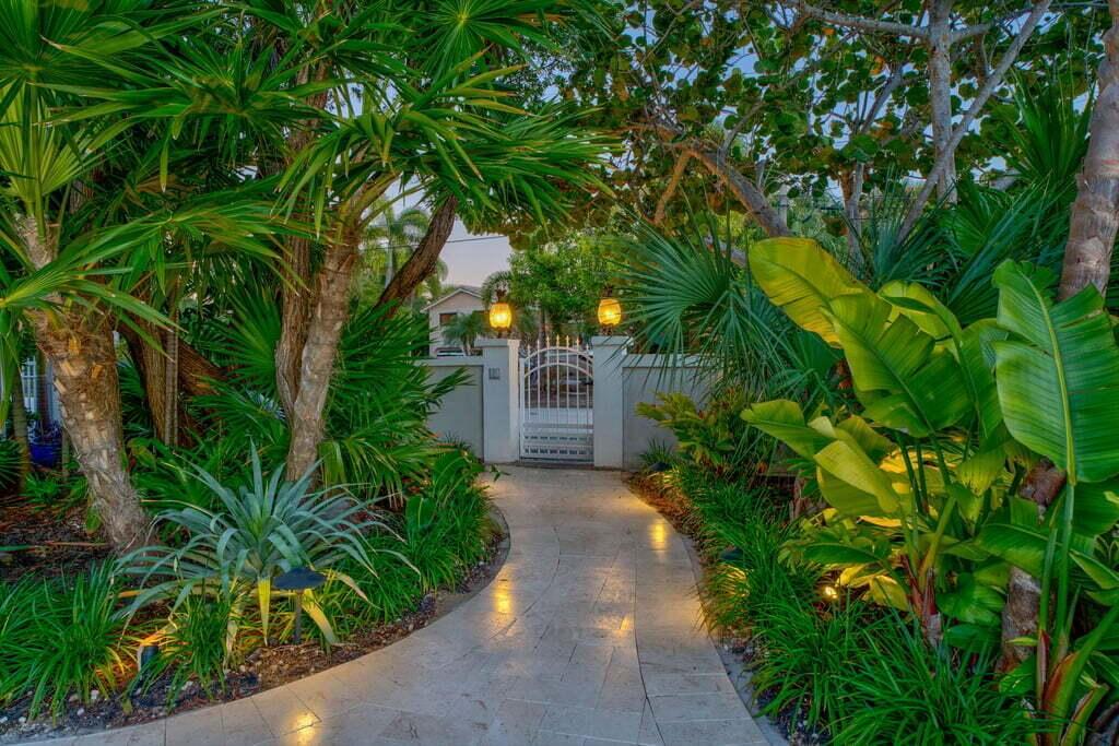 Image 4: 17183 Coral Drive