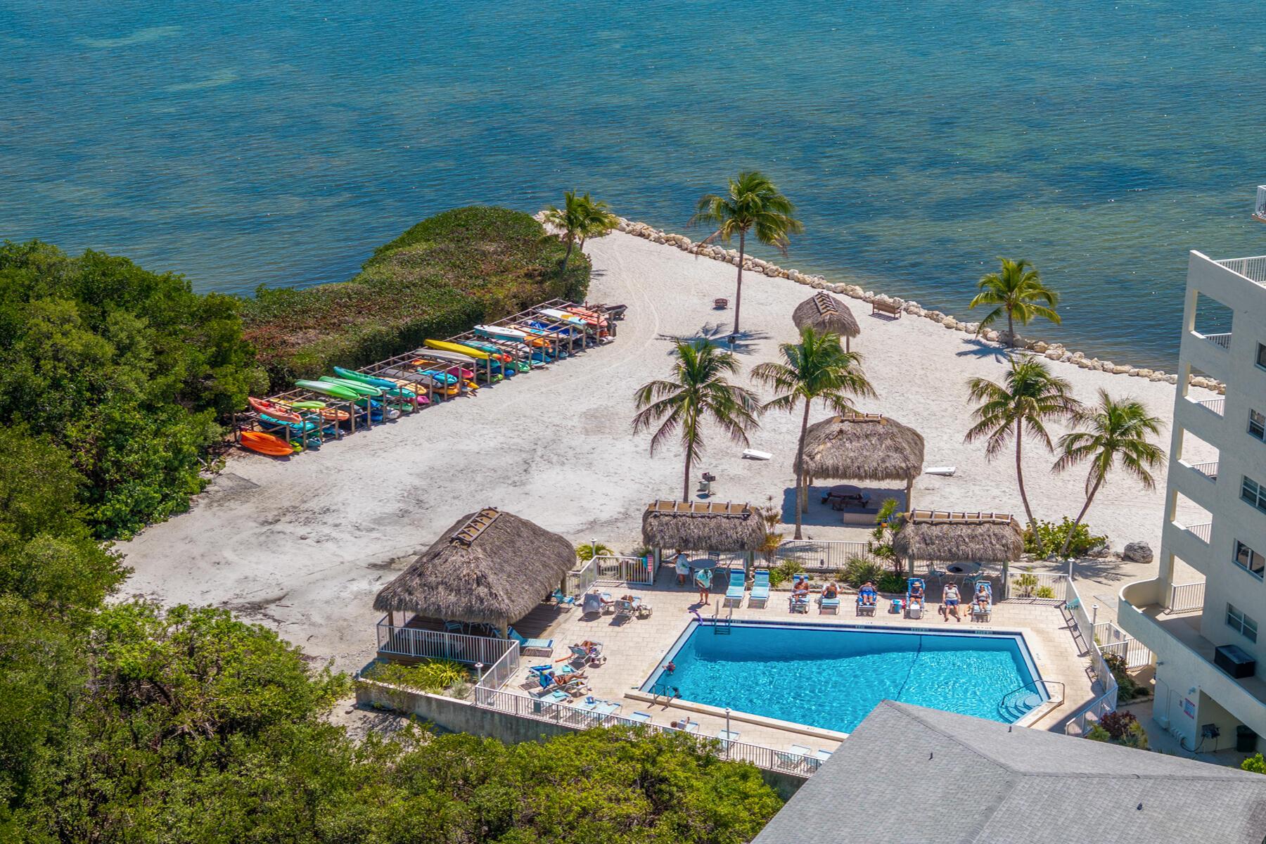 Image 3: Oceanfront Pool