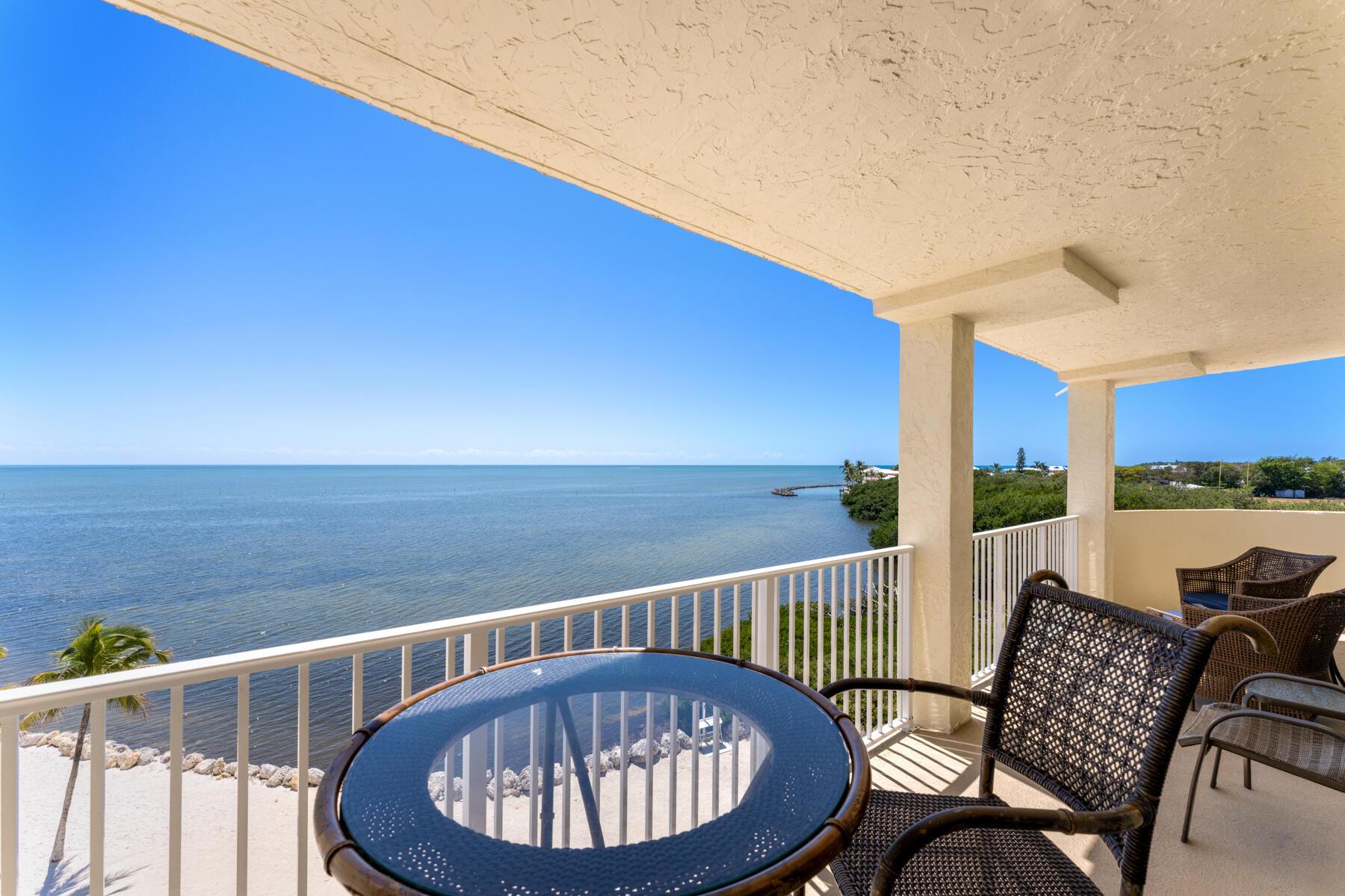 Image 4: Oceanfront Private Balcony