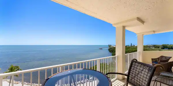 Image 4: Oceanfront Private Balcony