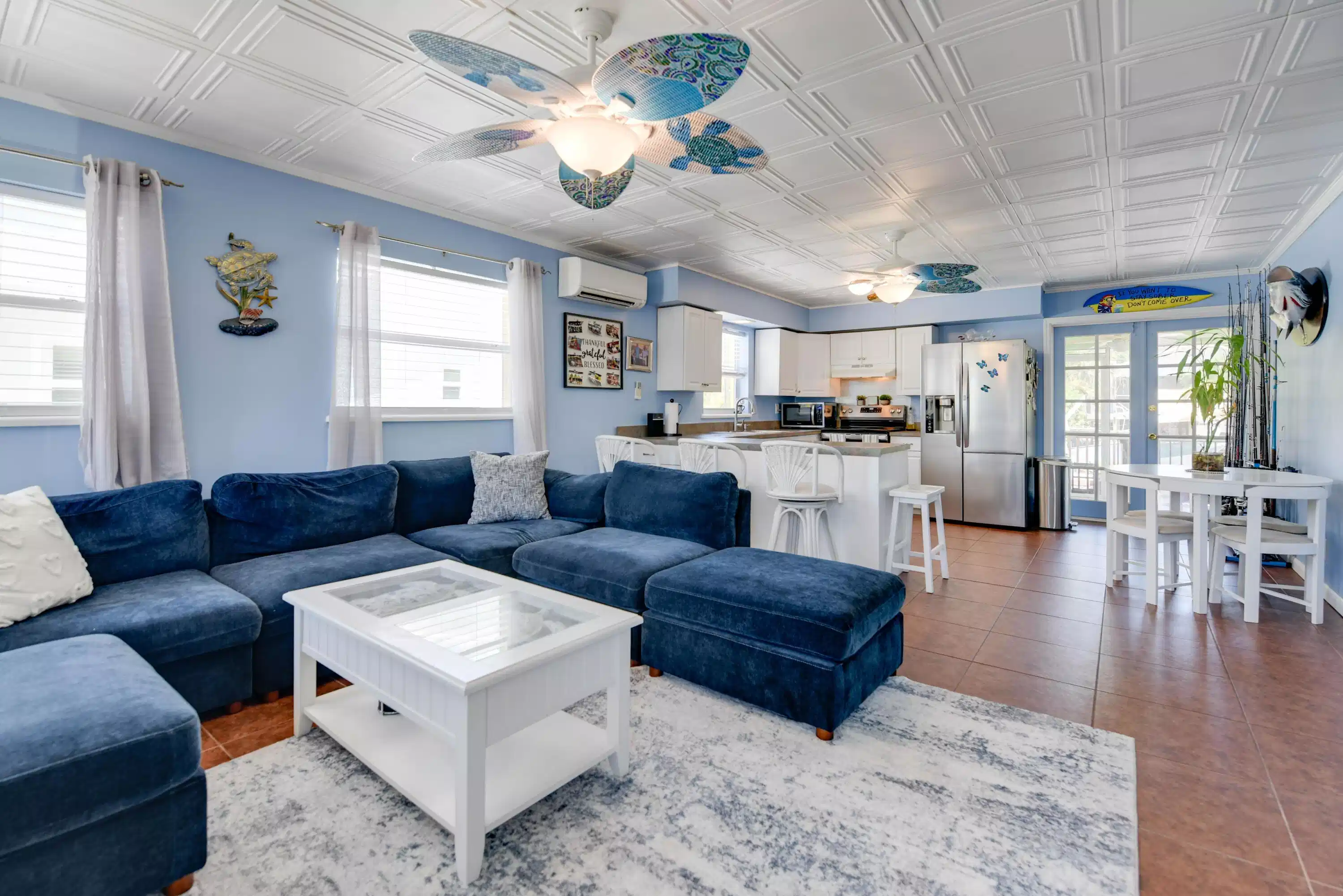 Image 1: Living Room