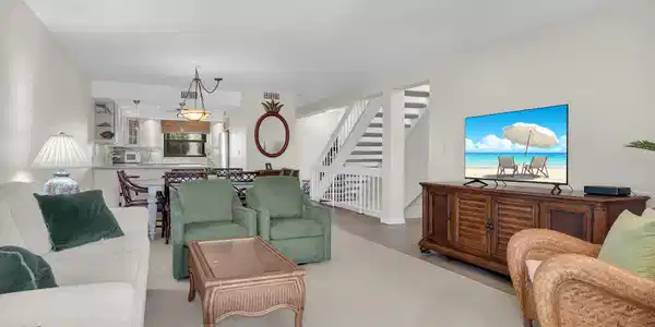 Image 3: Feels Like A House