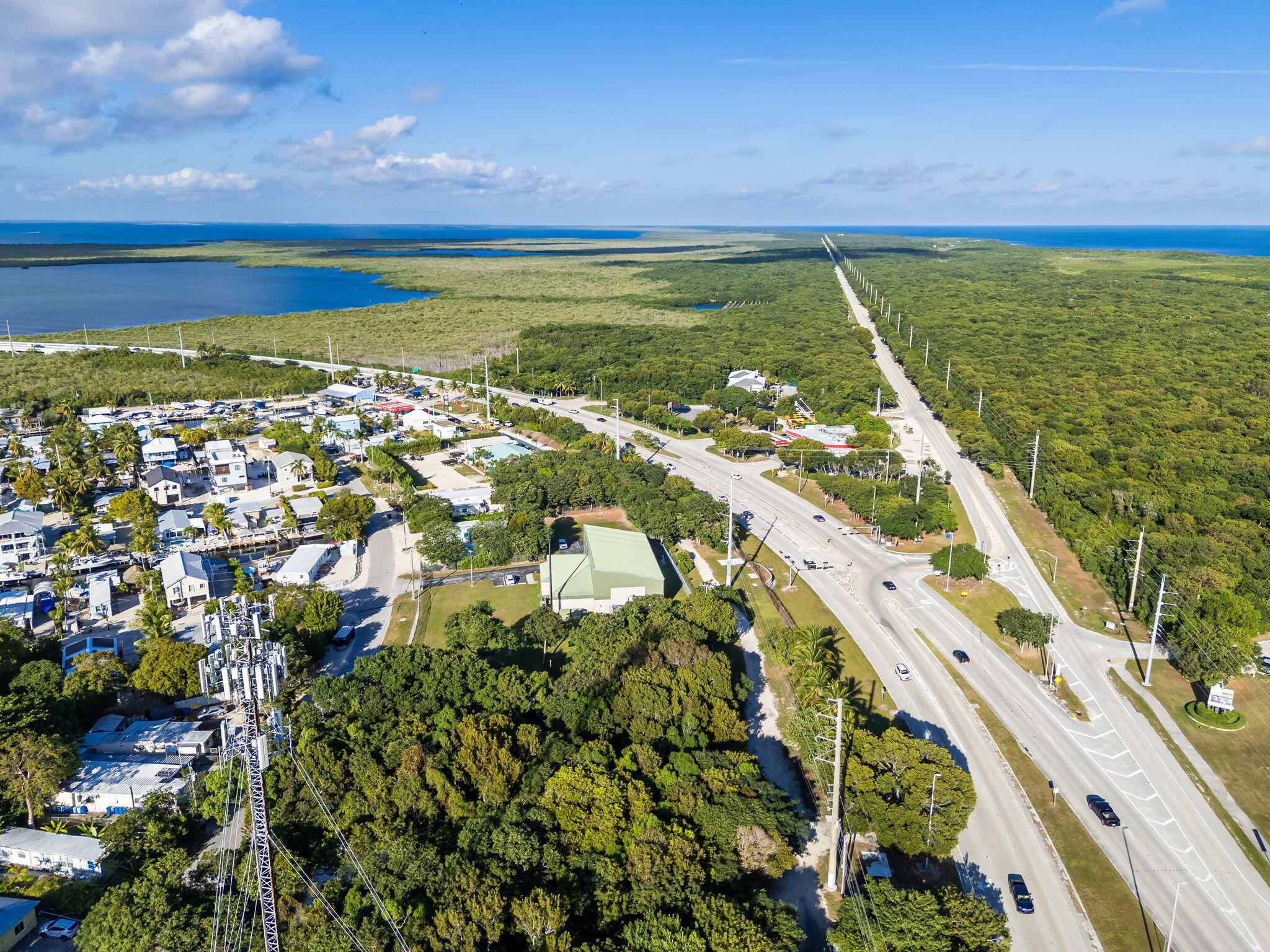 Image 3: 10-web-or-mls-Aerials-5