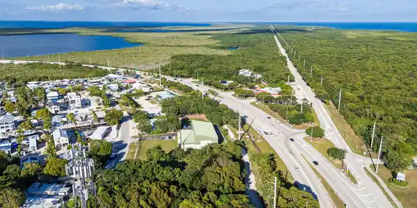 Image 3: 10-web-or-mls-Aerials-5