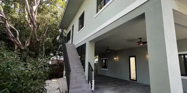 Image 3: Stairs side