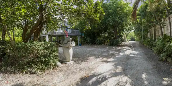 Image 2: Marathon_103_Stirrup_Key_Woods_Rd_Front_
