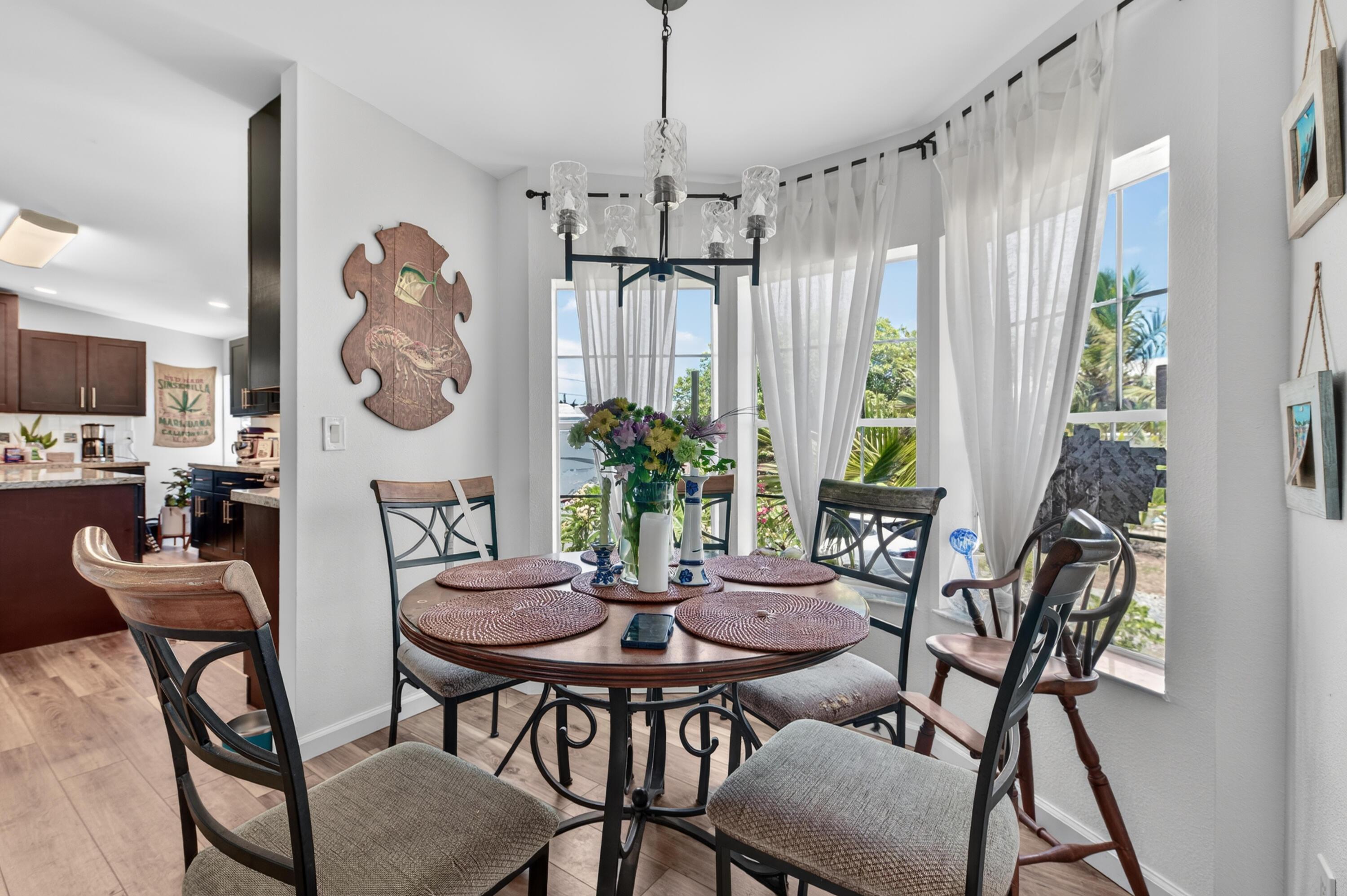 Image 4: 1 Riviera Dr-22
