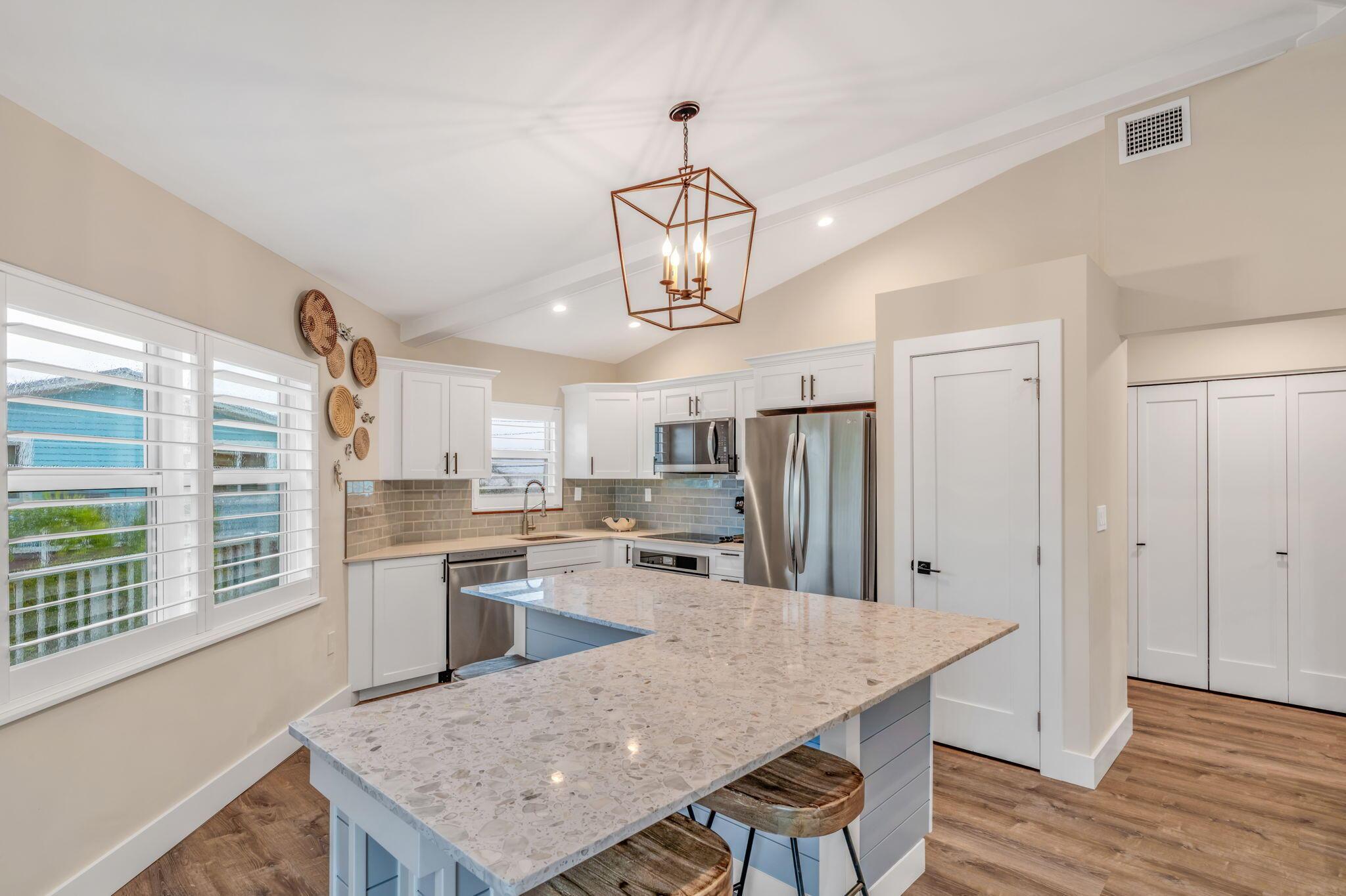 Image 2: Kitchen