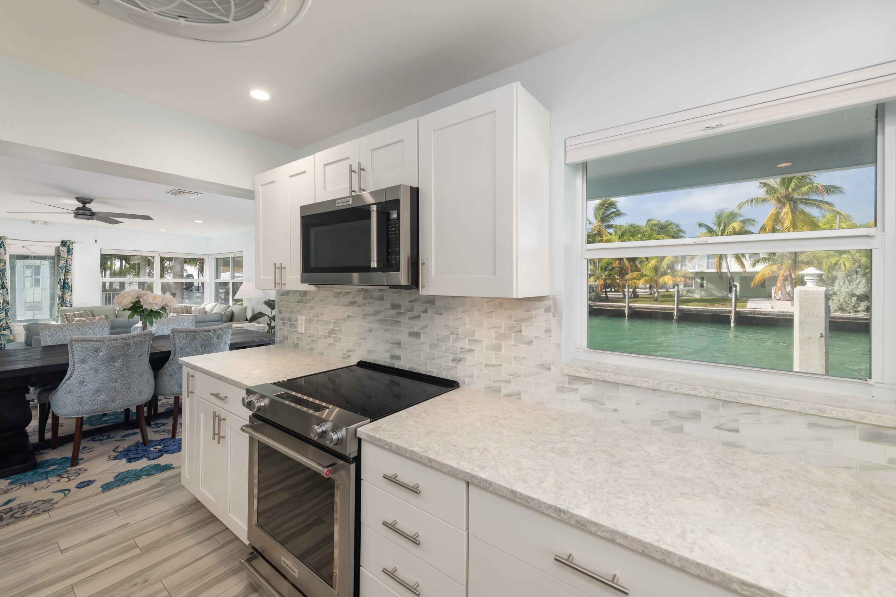 Image 3: Marathon_11710_5th_Ave_Interior_Kitchen_