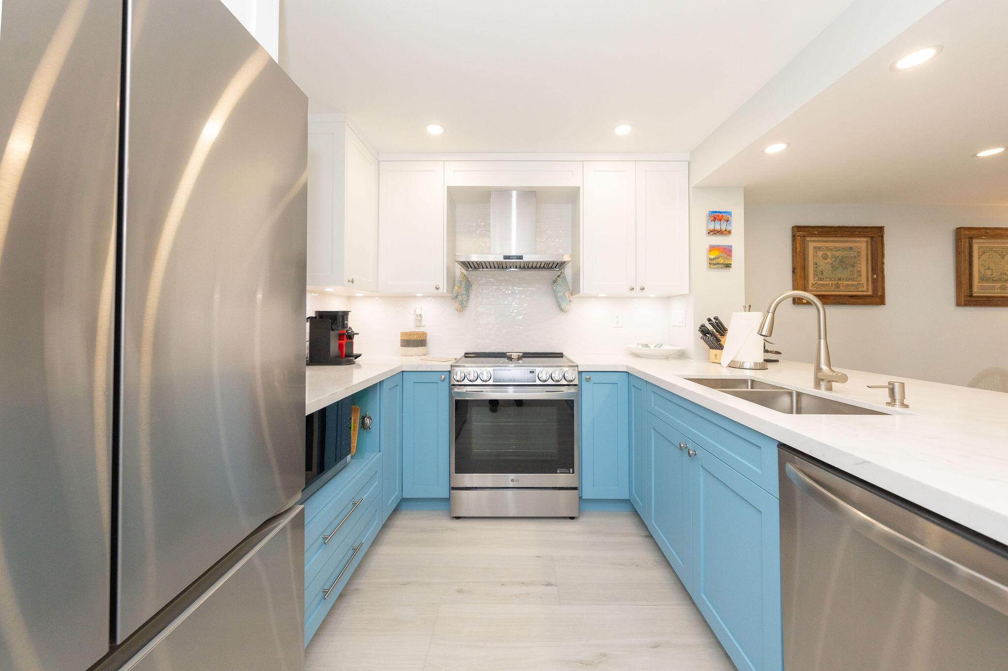 Image 3: Kitchen