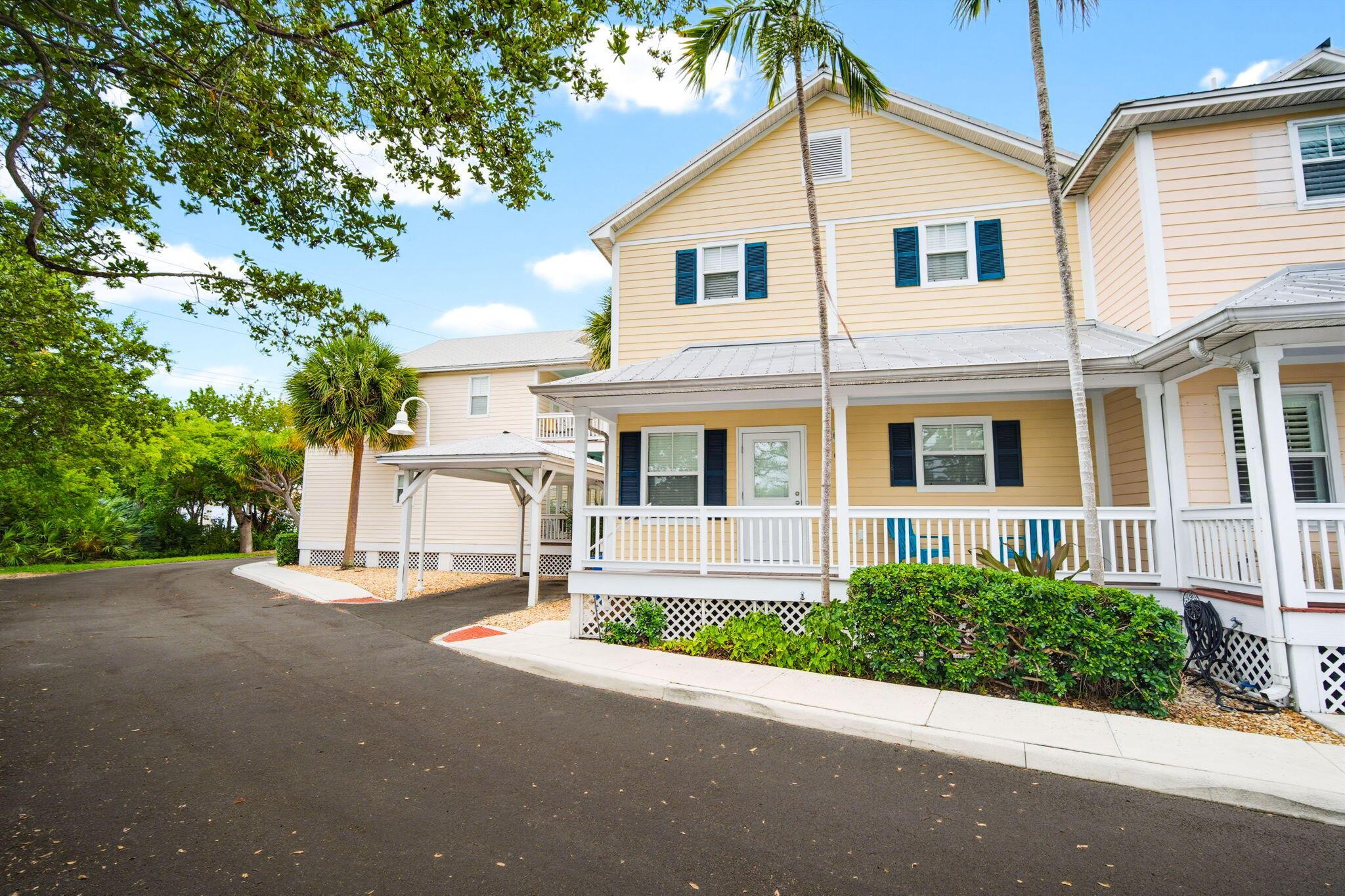 Image 3: 87-web-or-mls-084 - 42 Coral Way
