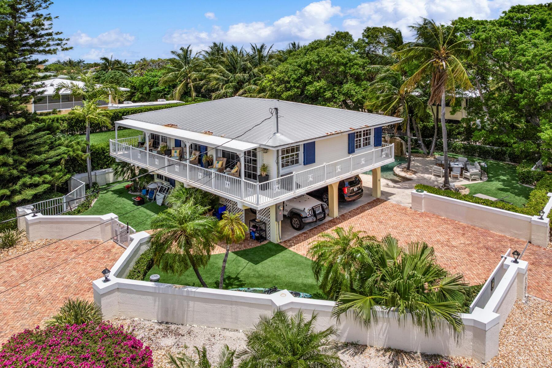 Image 2: 235 W Seaview Cir_1oakstudiosdrone_02