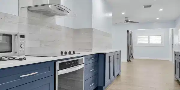 Image 3: Modern Kitchen