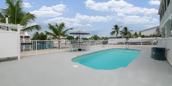 Image 3: Marathon_1400_Avenue_H_1st_Floor_Pool_07